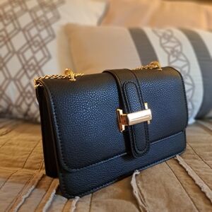 Black wallet crossbody handbag